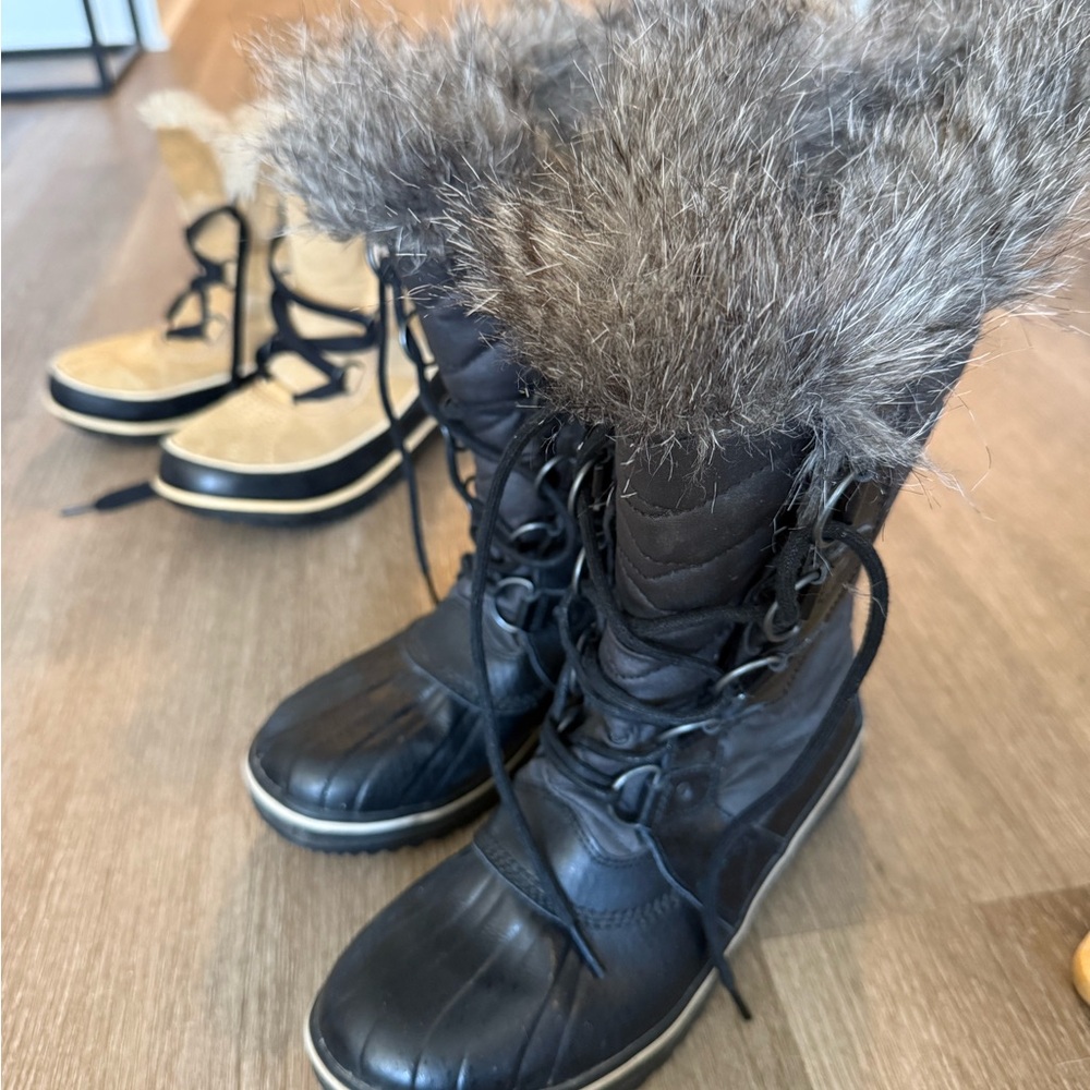 Sorel Black Faux-Fur Trim Lace-Up Winter Boots